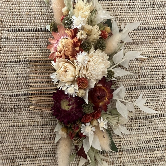 Wedding dried flower hair comb - Picture 4 of 5